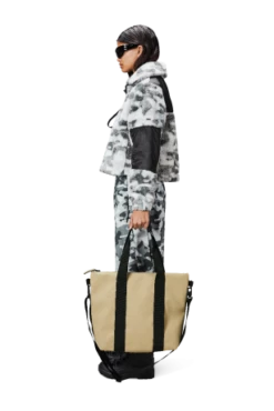 Rains Tote Bag Mini Shoulderbag Sand 7 Rains Tote Bag Mini Shoulderbag Sand -NL Rugzak Verkoopwinkel 14160 sand women 1