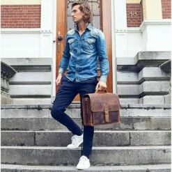 Plevier Retro Newton Laptoptas Vintage 3-Vaks 15.6" Brown 21 Plevier Retro Newton Laptoptas Vintage 3-Vaks 15.6" Brown -NL Rugzak Verkoopwinkel 553 2 newton sfeerfoto