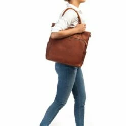 Burkely Antique Avery Shopper Cognac 13 Burkely Antique Avery Shopper Cognac -NL Rugzak Verkoopwinkel 8005217.56.24 6
