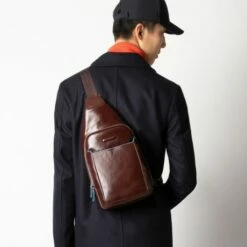 Piquadro Blue Square Mono Sling IPad Pro 9.7"/ IPad 11" Mahogany Brown -NL Rugzak Verkoopwinkel ca4827b2 mo dett60