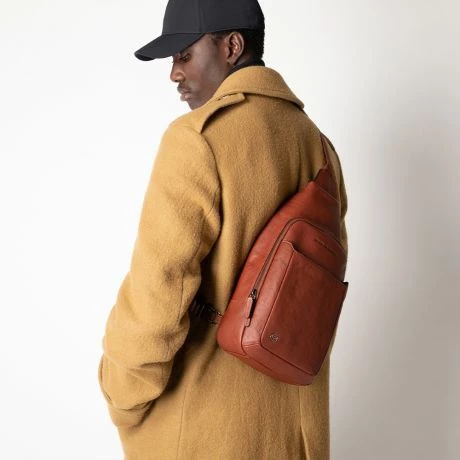 Piquadro Black Square Mono Sling IPad Pro 9.7"/ IPad 11" Tobacco Leather 5 Piquadro Black Square Mono Sling IPad Pro 9.7"/ IPad 11" Tobacco Leather - Afbeelding 3