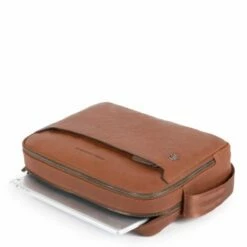 Piquadro Black Square Crossbody Bag IPad 11"/ Pro 9.7" Two Dividers Dark Brown -NL Rugzak Verkoopwinkel ca5086b3 n dett1