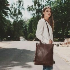 Chesterfield Chelsea Rugzak / Schouder Shopper 14" Brown 11 Chesterfield Chelsea Rugzak / Schouder Shopper 14" Brown -NL Rugzak Verkoopwinkel leren rugzak bruin chelsea 1