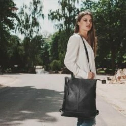 Chesterfield Chelsea Rugzak / Schouder Shopper 14" Black 11 Chesterfield Chelsea Rugzak / Schouder Shopper 14" Black -NL Rugzak Verkoopwinkel leren rugzak zwart chelsea 1