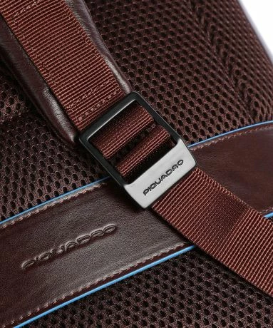 Piquadro Blue Square Laptop Backpack 13.3" IPad Pro 9.7" / IPad 11" Mahogany Brown 7 Piquadro Blue Square Laptop Backpack 13.3" IPad Pro 9.7" / IPad 11" Mahogany Brown - Afbeelding 5
