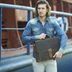 Plevier Retro Darwin Vintage Laptop Bag 2-Vaks 15.6" Brown 21 Plevier Retro Darwin Vintage Laptop Bag 2-Vaks 15.6" Brown -NL Rugzak Verkoopwinkel plevier 552 2