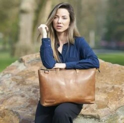 Plevier Rutland Dames Laptop Tote Bag 15.6" Cognac -NL Rugzak Verkoopwinkel plevier 709 3 rutland