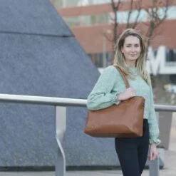 Plevier Copal Damestas 17.3" Cognac -NL Rugzak Verkoopwinkel plevier copal sfeer 1