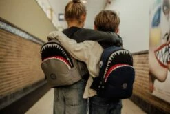 Pick & Pack Rugzak M Shark Shape Visible Grey 17 Pick & Pack Rugzak M Shark Shape Visible Grey -NL Rugzak Verkoopwinkel pp961 02 pp961 14 1